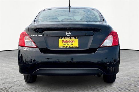 Used 2015 Nissan Versa S image 4