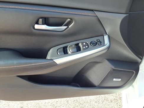 Used 2021 Nissan Sentra SR w/ SR Premium Package image 14
