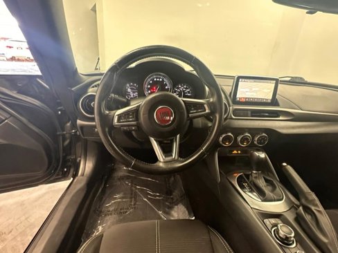Used 2017 FIAT 124 Spider Classica image 41
