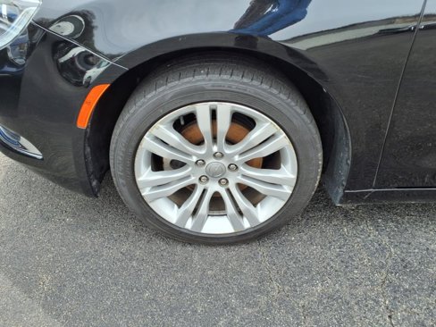 Used 2015 Chrysler 200 Limited w/ Spring Special Group image 4