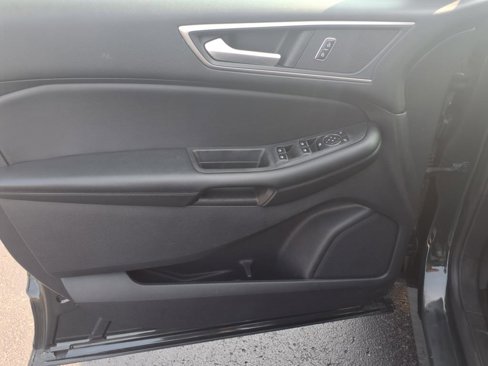 Used 2022 Ford Edge SEL w/ Convenience Package image 11