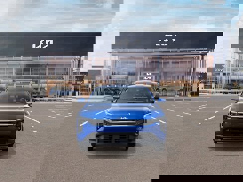 New 2025 Kia K4 LXS image 2