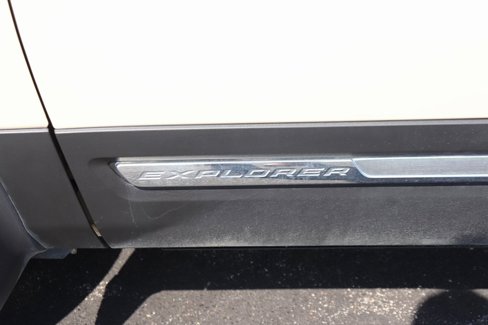 Used 2018 Ford Explorer Limited image 8