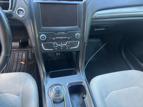 Used 2019 Ford Fusion SE w/ Equipment Group 151A image 11