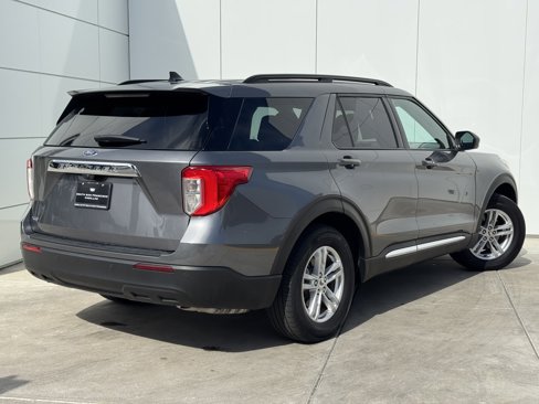 Used 2022 Ford Explorer XLT image 7
