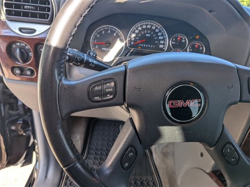 Used 2009 GMC Envoy SLT image 16