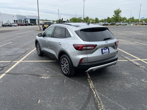 Used 2023 Ford Escape SE image 3
