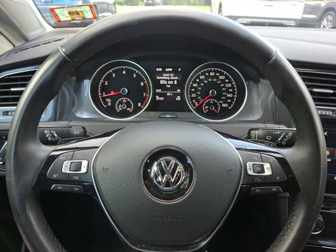 Used 2018 Volkswagen Golf SE image 20