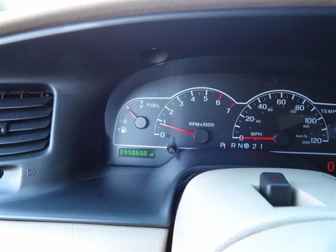 Used 2003 Ford Windstar SE image 24