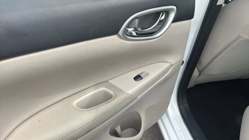 Used 2015 Nissan Sentra SV image 18