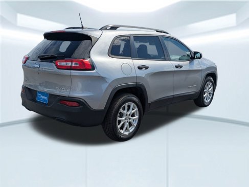 Used 2016 Jeep Cherokee Sport image 7
