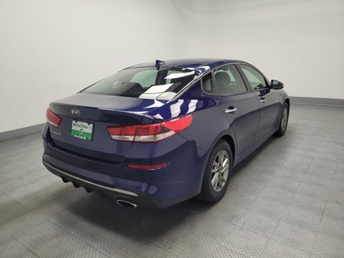 Used 2019 Kia Optima LX image 9