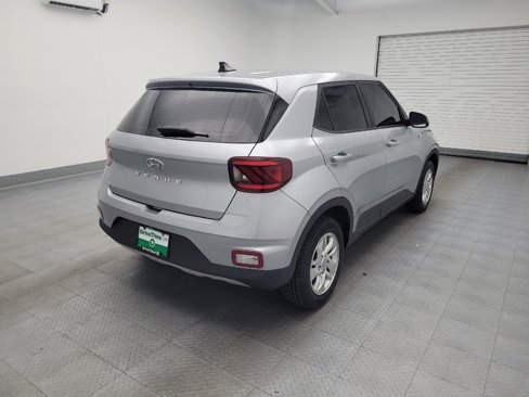 Used 2021 Hyundai Venue SE image 9