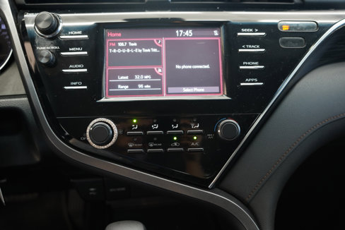 Used 2018 Toyota Camry LE image 19