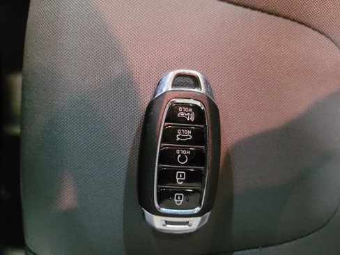 Used 2023 Hyundai Elantra SEL image 32