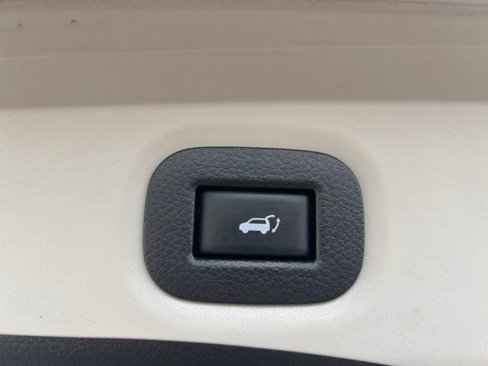 Used 2020 Nissan Rogue SV image 19