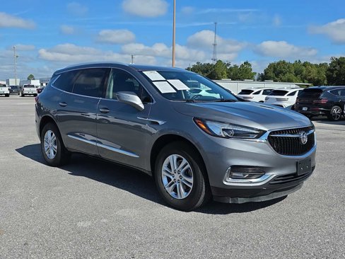 Used 2019 Buick Enclave Essence image 2