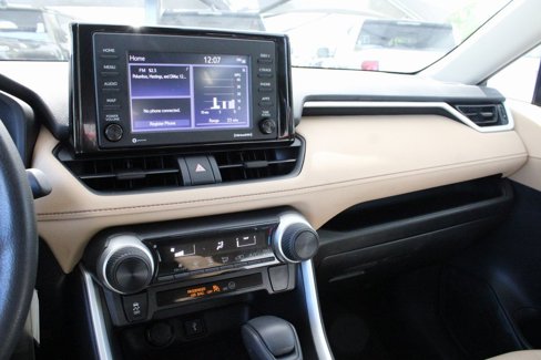 Certified 2021 Toyota RAV4 LE image 24