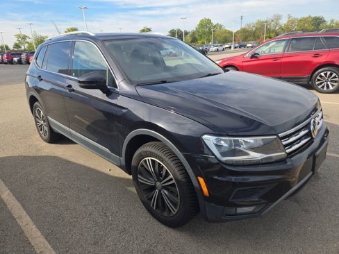 Used 2018 Volkswagen Tiguan SEL image 2
