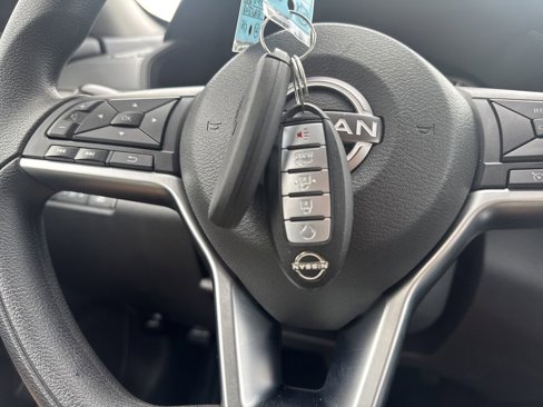 Used 2024 Nissan Altima 2.5 SV image 32