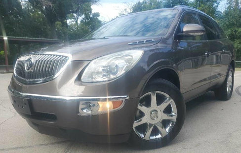 Used 2010 Buick Enclave CXL image 1