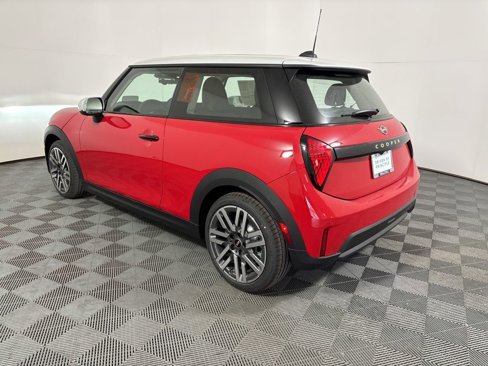 New 2025 MINI Cooper 2-Door Hardtop image 7
