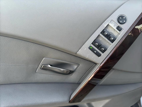 Used 2007 BMW 530xi Sedan image 12