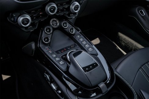 Used 2023 Aston Martin V8 Vantage Coupe image 28