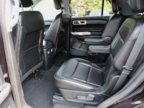 Certified 2022 Ford Explorer XLT w/ Equipment Group 202A image 22