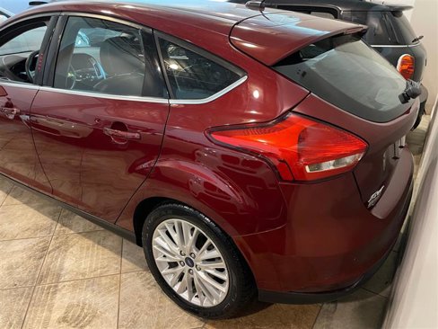 Used 2017 Ford Focus Titanium w/ Titanium Technology Package image 33
