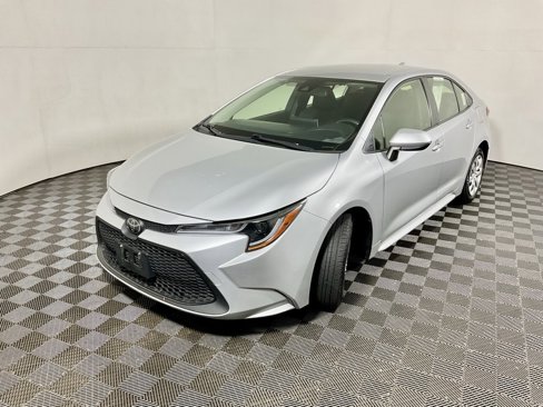 Used 2020 Toyota Corolla LE image 8