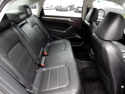 Used 2016 Volkswagen Passat 1.8T SE image 18