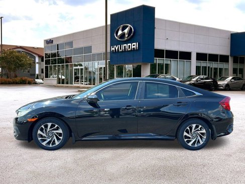 Used 2018 Honda Civic EX image 2