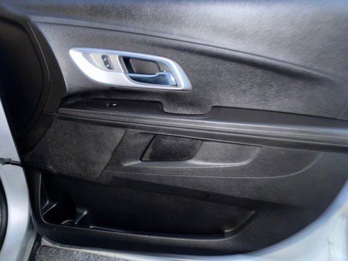Used 2016 Chevrolet Equinox LTZ w/ Enhanced Convenience Package image 30