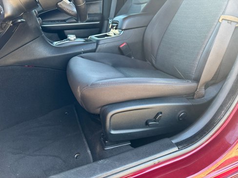 Certified 2022 Chrysler 300 Touring w/ Sport Appearance Package image 14