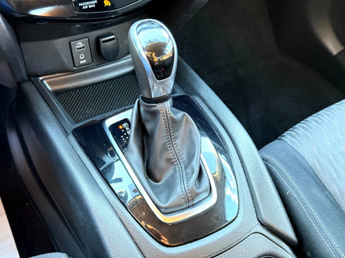 Used 2017 Nissan Rogue S image 56