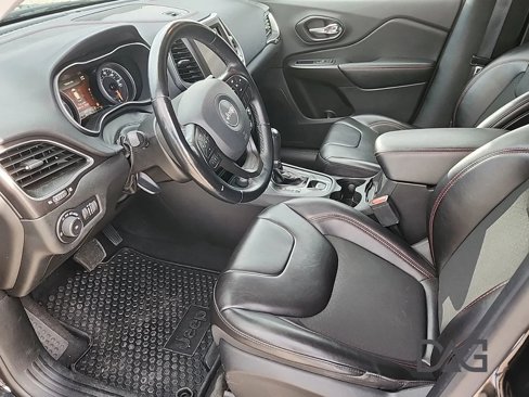 Used 2021 Jeep Cherokee Trailhawk image 14