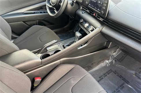 Certified 2025 Hyundai Elantra Sport image 16