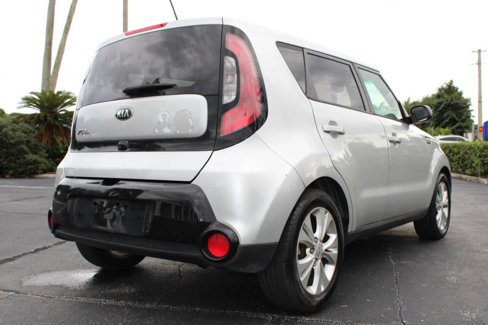 Used 2016 Kia Soul + image 14