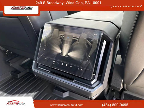 Used 2024 Tesla Cybertruck AWD Crew Cab image 17