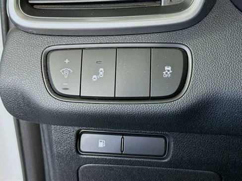 Used 2019 Kia Sorento LX image 12