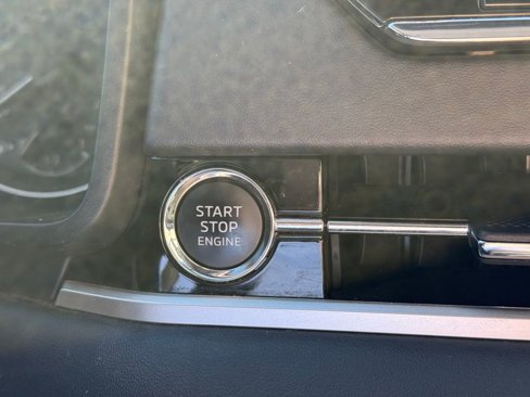 Used 2024 Mitsubishi Outlander SE image 12