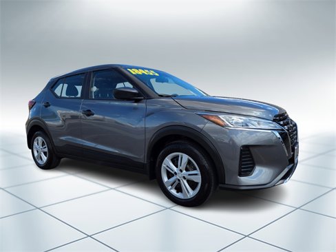 Used 2024 Nissan Kicks S image 2