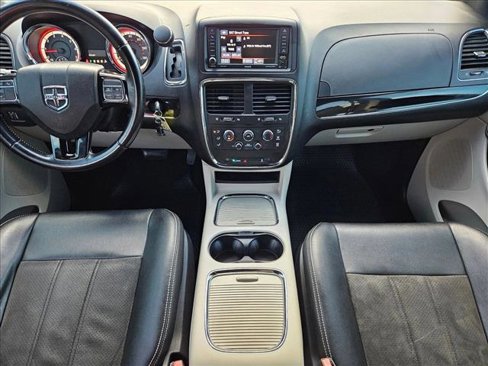 Used 2019 Dodge Grand Caravan SXT image 17