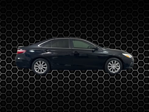 Used 2015 Toyota Camry XLE image 6