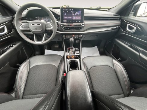 Used 2024 Jeep Compass Trailhawk image 20
