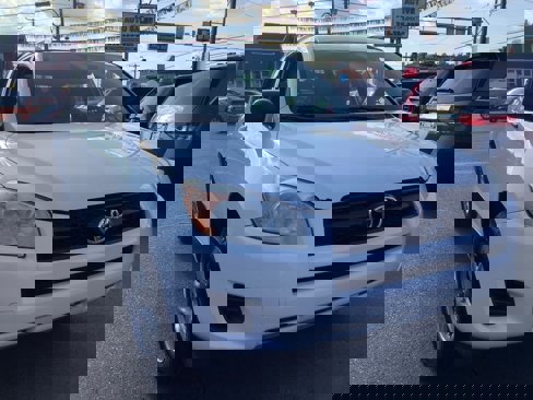 Used 2011 Toyota RAV4 4WD image 1