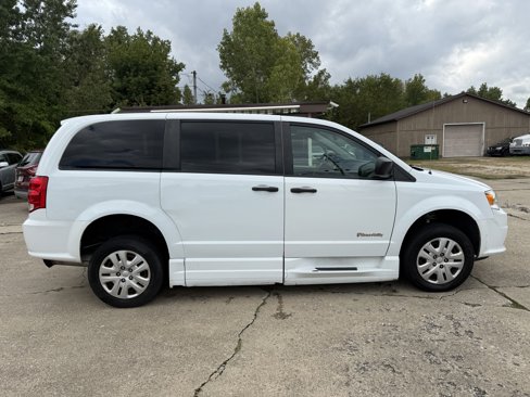 Used 2019 Dodge Grand Caravan SE image 7