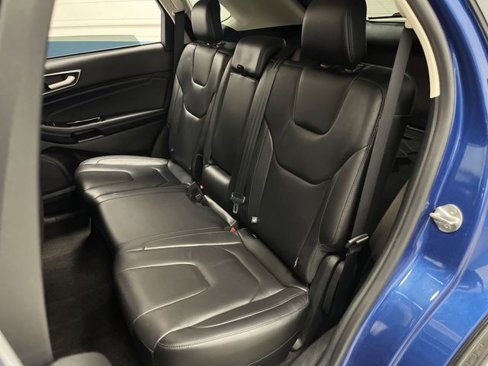 Used 2020 Ford Edge Titanium image 32
