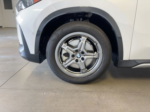 Used 2025 BMW X1 xDrive28i image 11